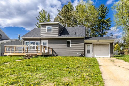 1031 Van Buren St, Black River Falls, WI, 54615-1120 | Card Image