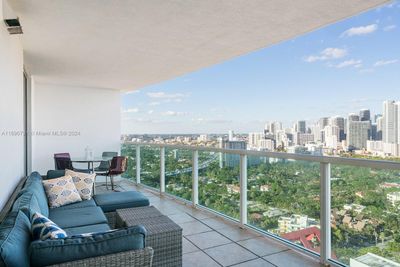 2803 - 2101 Brickell Ave, Condo with 1 bedrooms, 1 bathrooms and null parking in Miami FL | Image 1