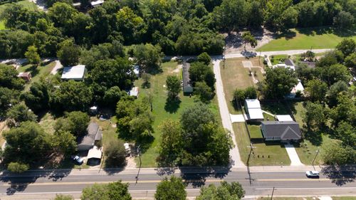 904 Piedmont St, Navasota, TX, 77868-2125 | Card Image