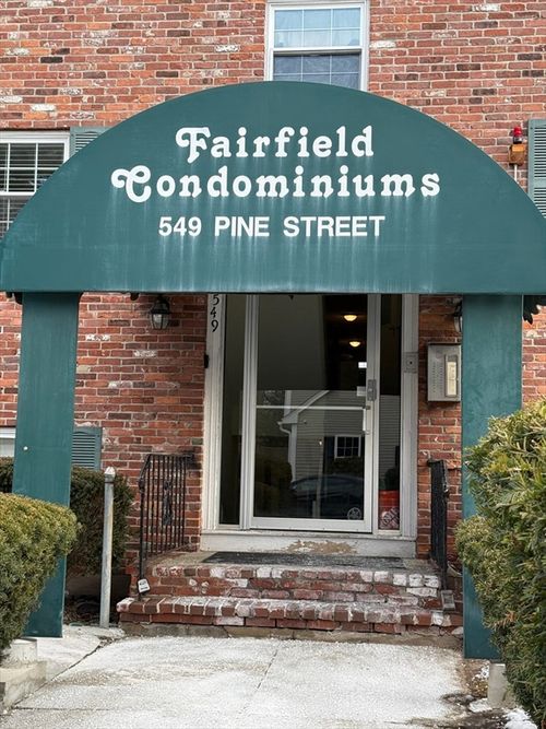 apt-1-549 Pine St, Lowell, MA, 01851-2337 | Card Image