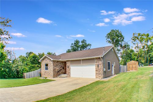 303 Tyler Ave, Charleston, IL, 61920-2655 | Card Image