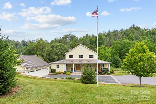 971 Banks Creek Rd, Burnsville, NC, 28714-8224 | Card Image