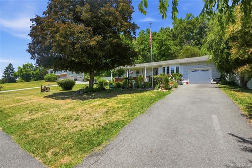 31 Park Hill Dr, Hopewell Junction, NY, 12533-5607 | Card Image