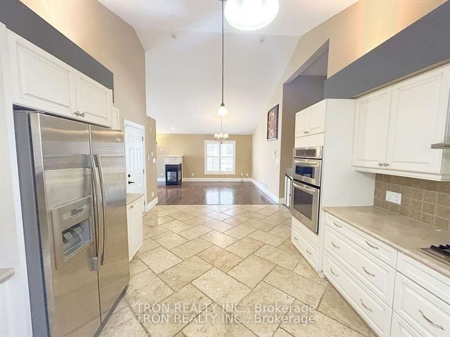 888 Barbados St, House other with 4 bedrooms, 3 bathrooms and 4 parking in Oshawa ON | Image 9