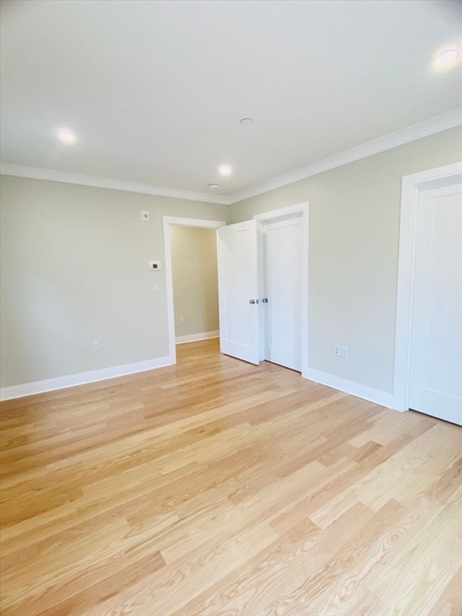 1 - 15 Yuill Cir, Condo with 2 bedrooms, 2 bathrooms and 1 parking in Boston MA | Image 7