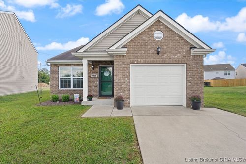 3902 Wheat Ave, Jeffersonville, IN, 47130-8262 | Card Image