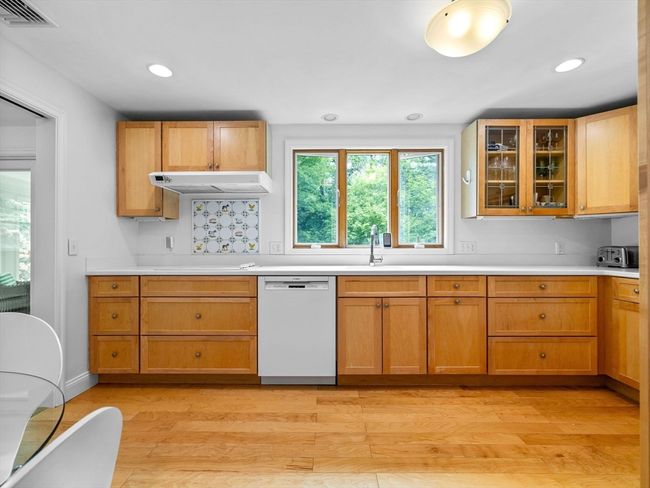 29 Brook St, House other with 4 bedrooms, 3 bathrooms and 2 parking in Wellesley MA | Image 7