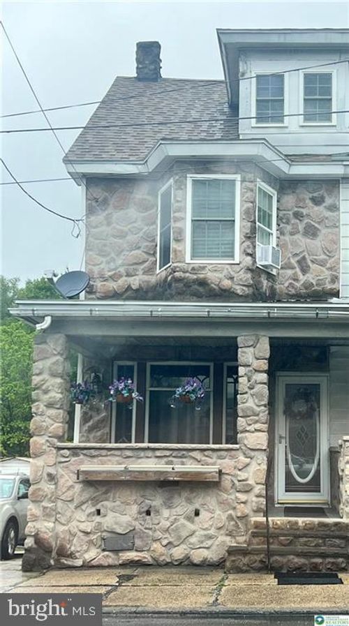 111 W Water St, Coaldale, PA, 18218-1150 | Card Image