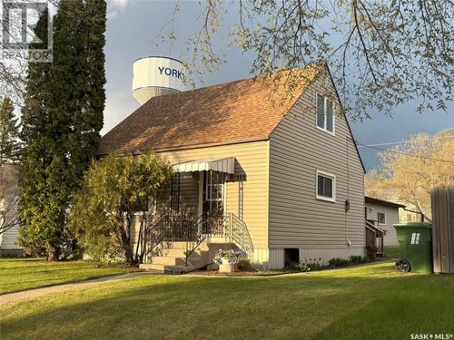 113 Laurier Ave, Yorkton, SK, S3N1V1 | Card Image