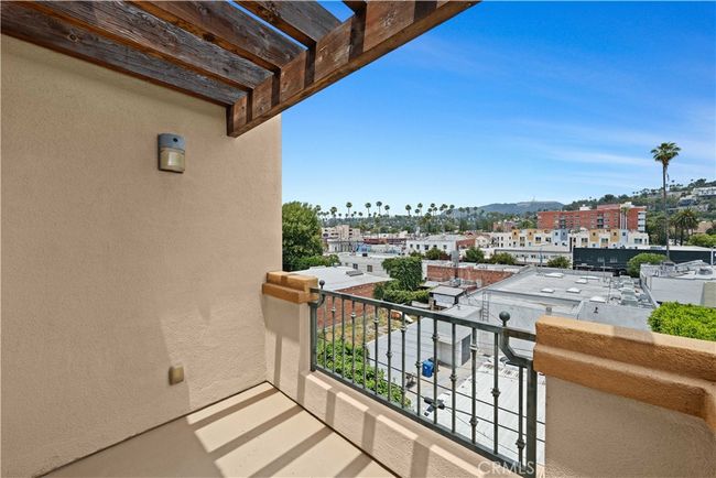 APT-503 - 5633 Carlton Way, Condo with 2 bedrooms, 2 bathrooms and 2 parking in Hollywood CA | Image 16