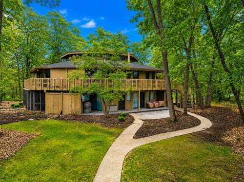 404 Deerpath W, FONTANA, WI, 53125-1723 | Card Image