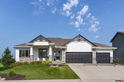 6702 S 200th Ave, Omaha, NE, 68135-3851 | Card Image