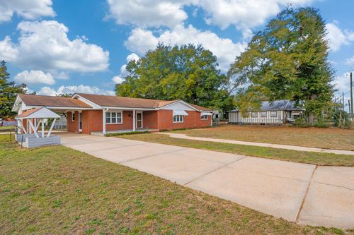 423 Live Oak Ave W, DeFuniak Springs, FL, 32435-2260 | Card Image