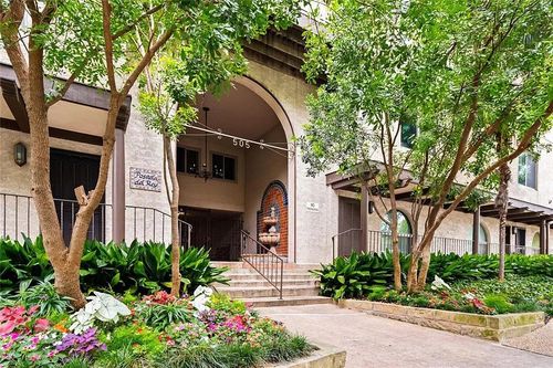 apt-120-505 W 7th St, Austin, TX, 78701-2827 | Card Image