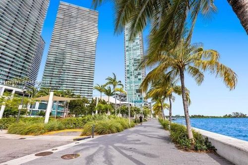 4205-650 Ne 32nd St, Miami, FL, 33137-4244 | Card Image