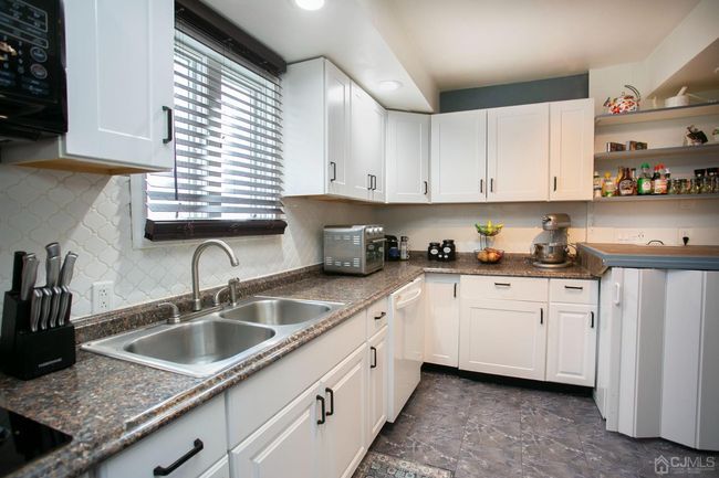 38 Evergreen Ave, House other with 3 bedrooms, 2 bathrooms and null parking in Fords NJ | Image 9