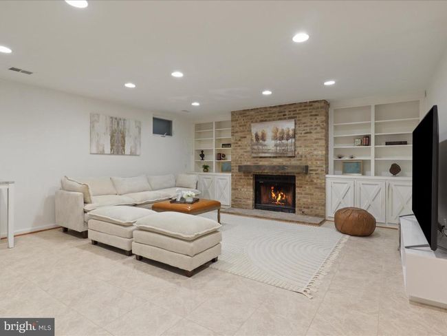 1564 Mclean Commons Ct, Townhouse with 3 bedrooms, 4 bathrooms and null parking in MCLEAN VA | Image 31