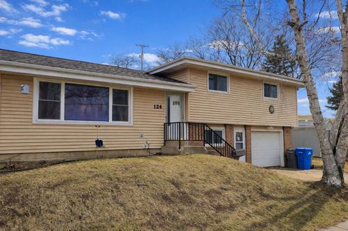 124 S Concord Ave, Watertown, WI, 53094-5114 | Card Image