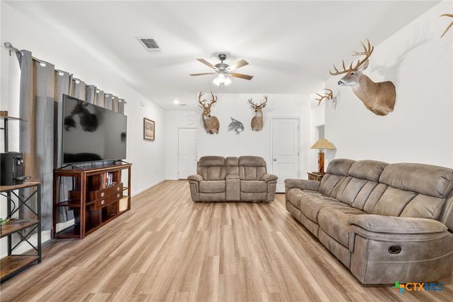 221 Comancheros Rd, House other with 3 bedrooms, 2 bathrooms and null parking in Jarrell TX | Image 5