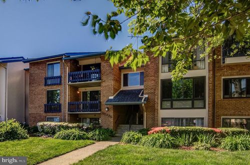 7224-10225 Valentino Dr, OAKTON, VA, 22124-2844 | Card Image