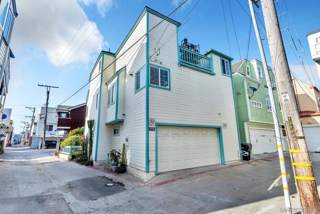 Exterior Back | Image 31