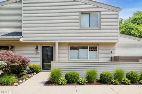 3093 Bay Landing Dr, Westlake, OH, 44145-4426 | Card Image