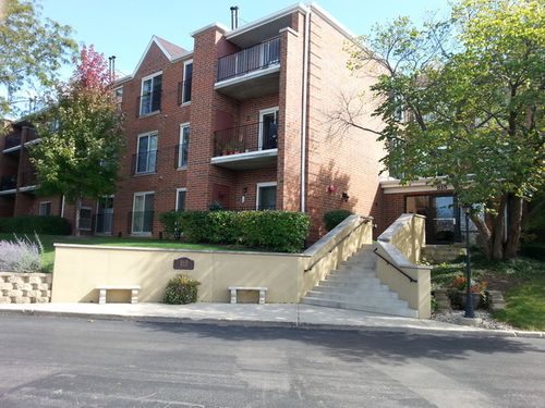 214a-815 Leicester Rd, Elk Grove Village, IL, 60007-7303 | Card Image