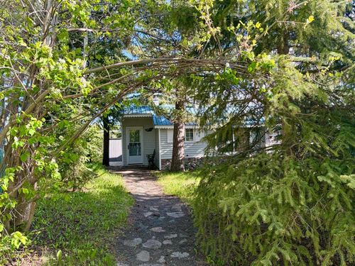 4 Lee Lake Road, Rural Pincher Creek No. 9, M.d. Of, AB, T0K1W0 | Card Image