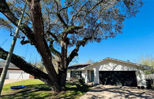 108 Creek Bend Ln, Columbus, TX, 78934-2052 | Card Image