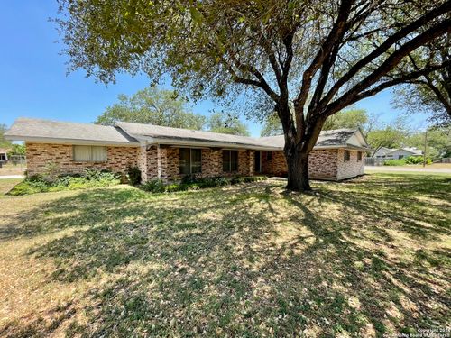 1302 22nd St, Hondo, TX, 78861-2808 | Card Image