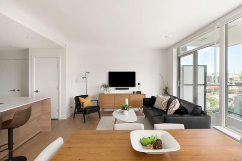 402-363 Tyee Rd, Victoria, BC, V9A0B5 | Card Image