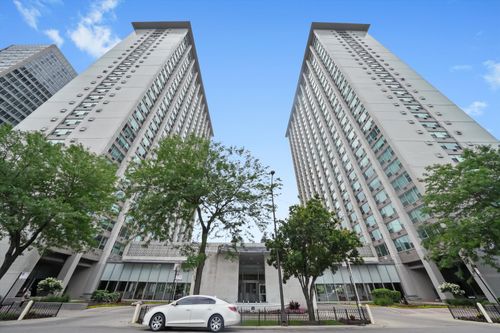 1814-3600 Lake Shore Dr, Chicago, IL, 60613-4624 | Card Image