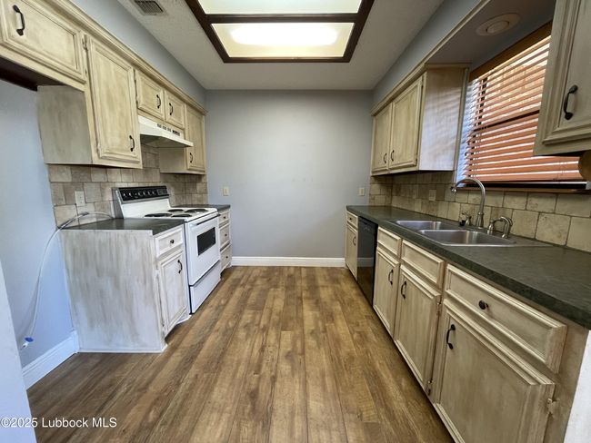 5730 Dartmouth Dr, House other with 3 bedrooms, 2 bathrooms and null parking in Lubbock TX | Image 5