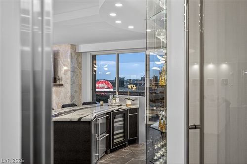 unit-3101-2747 Paradise Rd, Las Vegas, NV, 89109-9073 | Card Image