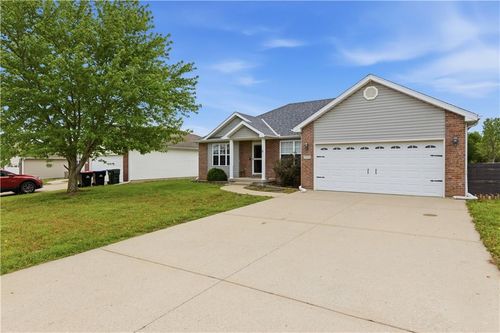 715 Iron Horse Dr, Warrensburg, MO, 64093-3280 | Card Image