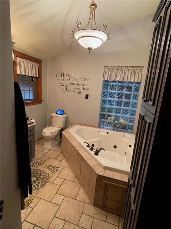 934 W Newton Rd(thomas School Rd), House other with 3 bedrooms, 3 bathrooms and 3 parking in Hempfield Twp - WML PA | Image 12
