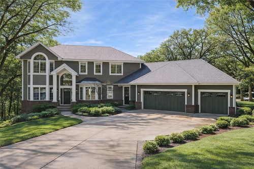 816 Westwood Dr S, Golden Valley, MN, 55416-3355 | Card Image