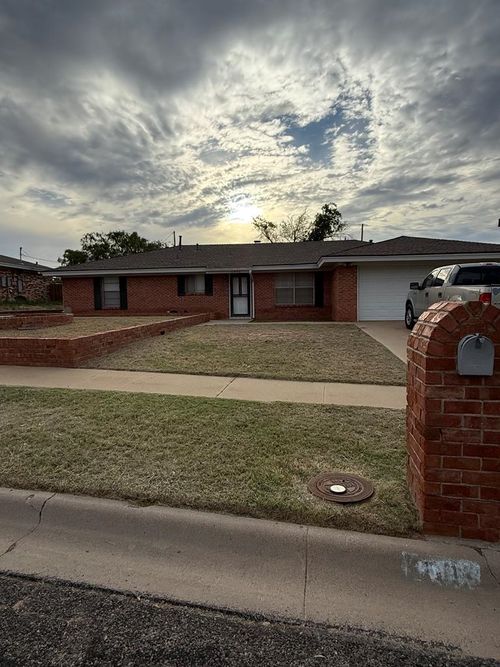 2602 Rebecca Dr, Big Spring, TX, 79720-6136 | Card Image