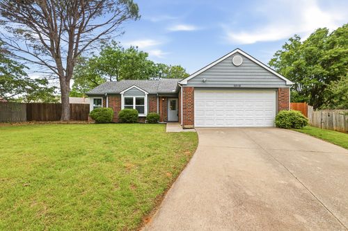 1814 Leafwood Ct, Grapevine, TX, 76051-3112 | Card Image