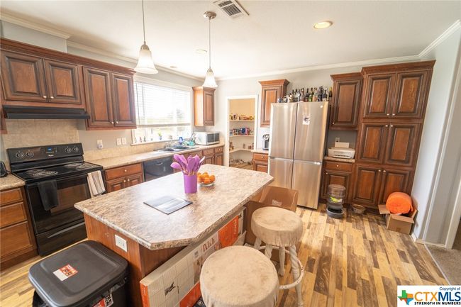 Breakfast Bar/​​‌​​​​‌​​‌‌​‌‌​​​‌‌​​‌‌​‌​​​​​‌ Island | Image 18