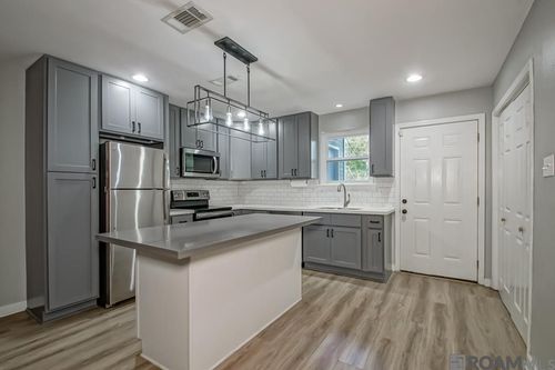 86 Stokes Ct, Baton Rouge, LA, 70808-9059 | Card Image