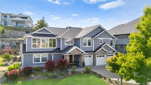2280 Nicklaus Dr, Langford, BC, V9B0L2 | Card Image