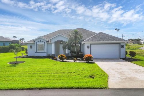 39 Medalist Cir, ROTONDA WEST, FL, 33947-2107 | Card Image