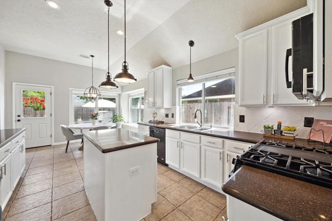 3231 Summerland Dr, House other with 3 bedrooms, 2 bathrooms and 2 parking in Manvel TX | Image 11