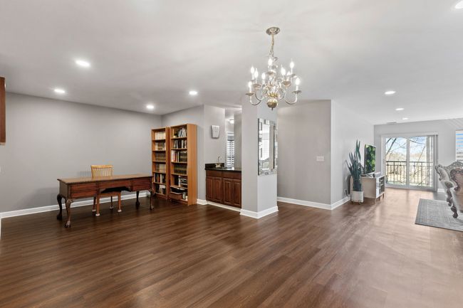 APT-311 - 3100 Lexington Ln, Condo with 2 bedrooms, 2 bathrooms and 1 parking in Glenview IL | Image 7