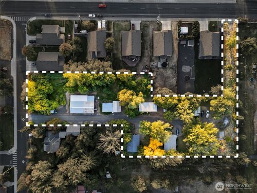 327 Powell Rd, Milton-Freewater, OR, 97862-9743 | Card Image