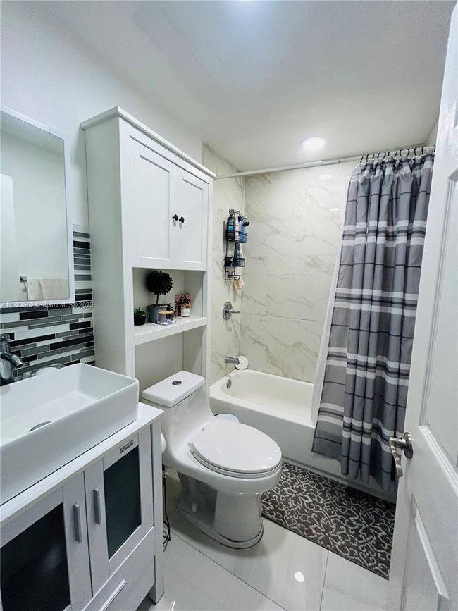 2376 Nw 55 Th St, House other with 4 bedrooms, 2 bathrooms and null parking in Miami FL | Image 15
