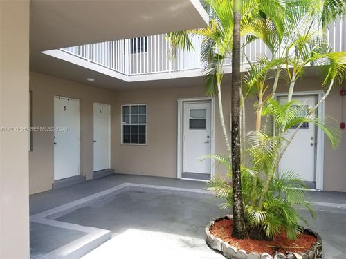 b8-6565 Santona St, Coral Gables, FL, 33146-3155 | Card Image