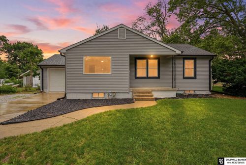 1016 Elmer Ave, York, NE, 68467-1929 | Card Image
