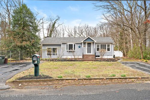 3 Squan Rd E, Clarksburg, NJ, 08510-1232 | Card Image